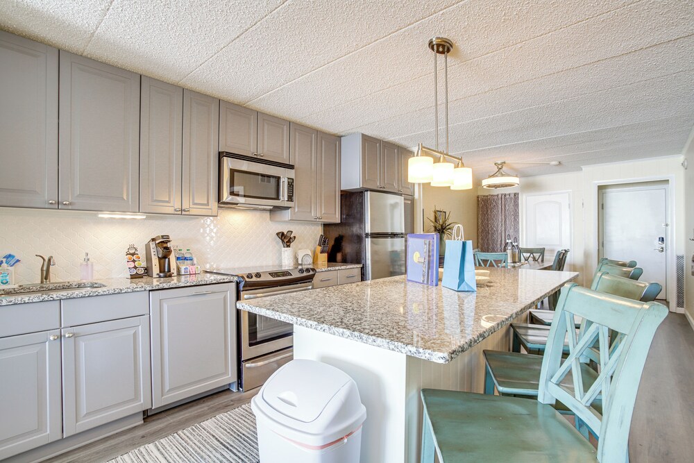 Heated Pool + Views: Beachfront Ocean City Gem