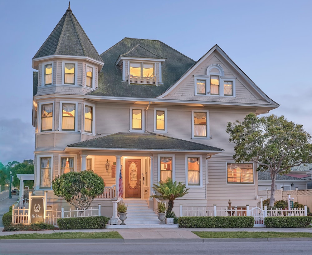 The Charles Pacific Grove - Artfully Designed Inclusive Inn