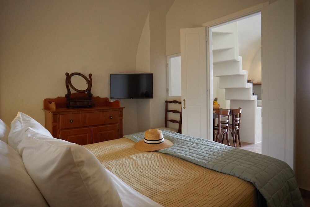 Arvanitis Cave Village photo 5