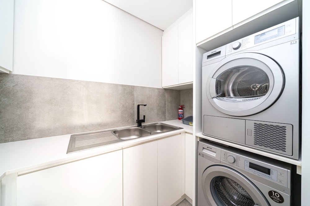 Deluxe Luxury 2 Bedroom Apartment, Seapoint