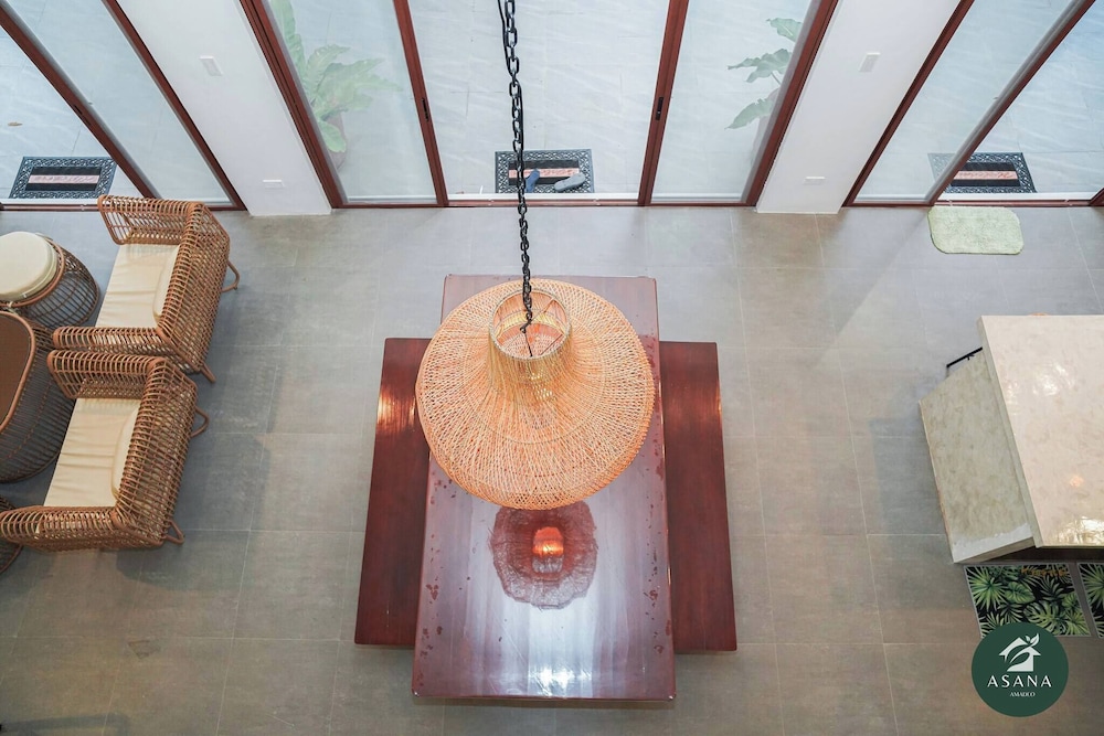 Modern Tropical 2BR Villa & Pool Retreat in Amadeo