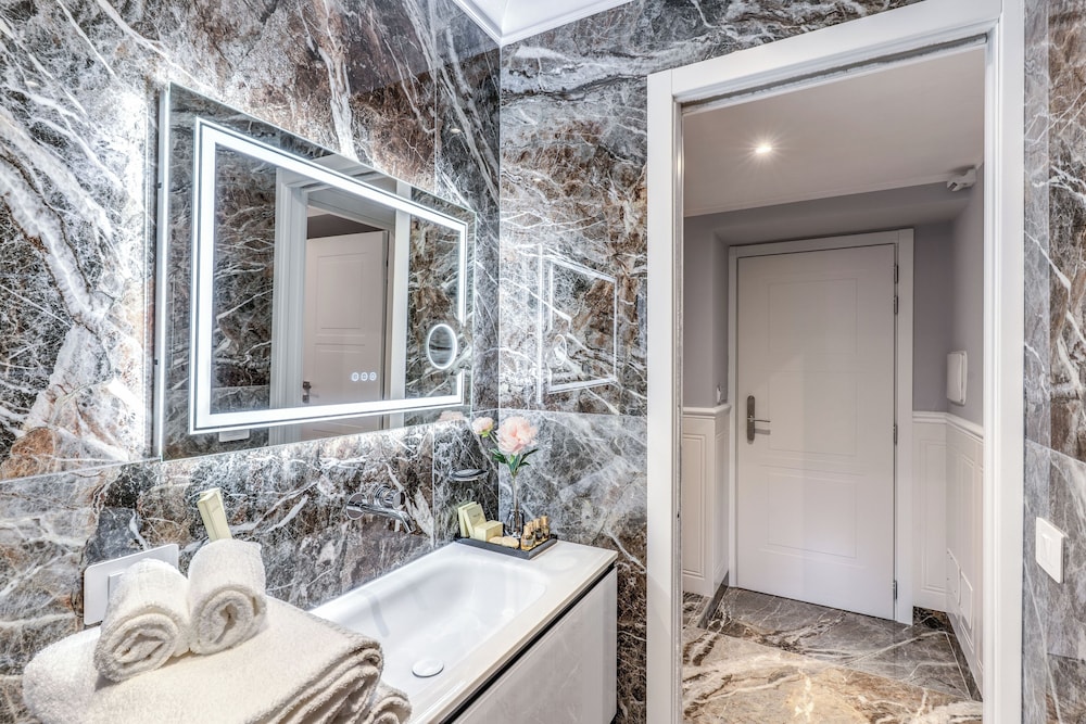 Spanish steps Oasis Suites