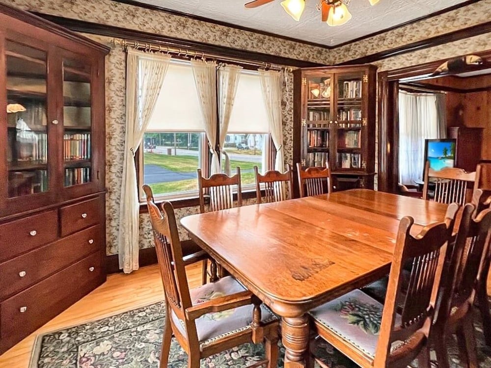 Kurtz Cottage - Y856 Wonderful Home Minutes Away From The Goldenrod And York Beach 4 Bedroom Home by RedAwning view 3