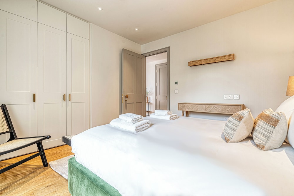 Luxury flats near Big Ben and London Eye