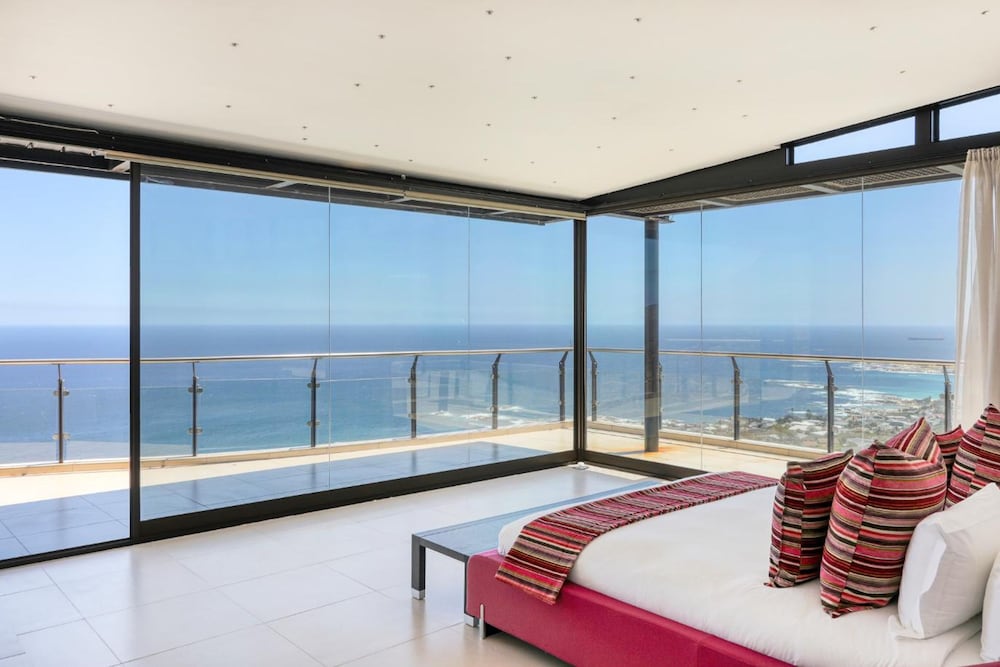 Villa Sol Camps Bay - Family Retreat With 360 Views