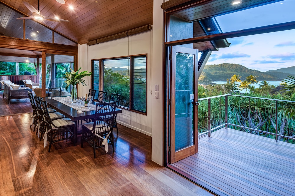 Iluka Luxury House With Ocean Views On Half Acre With Pool And Two Golf Buggies