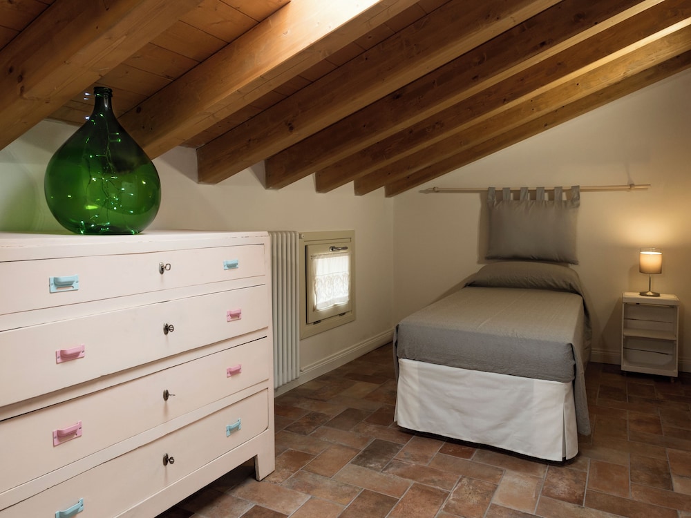 Borgodieci Camere e Colazione