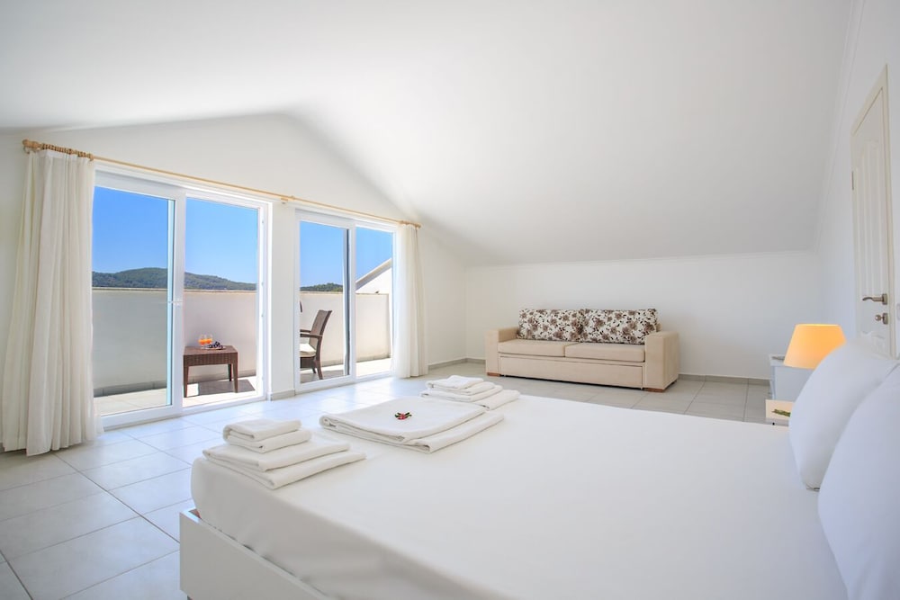 Diamond Villa 04 view 5