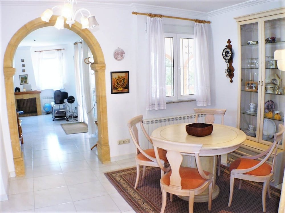 Belvilla by OYO Villa Josefina