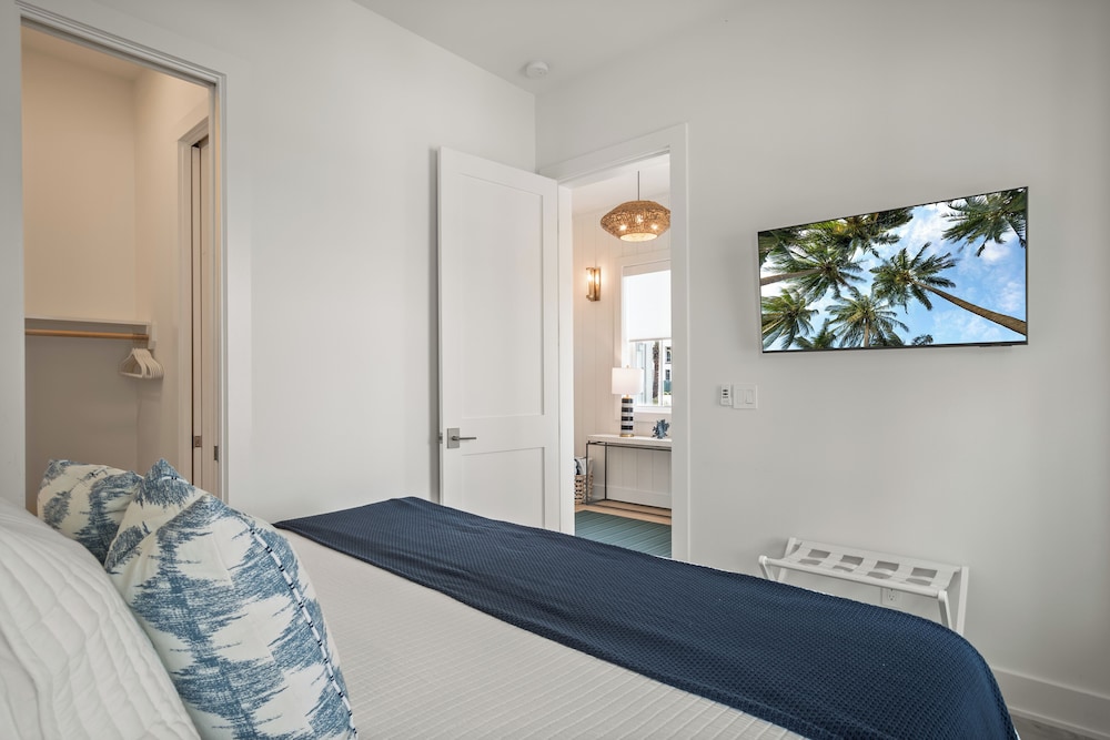 Serenity Shore 305 SOU