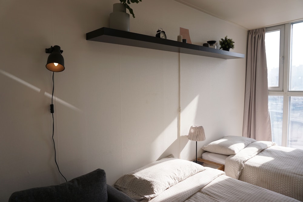 Alice Apartment view 2