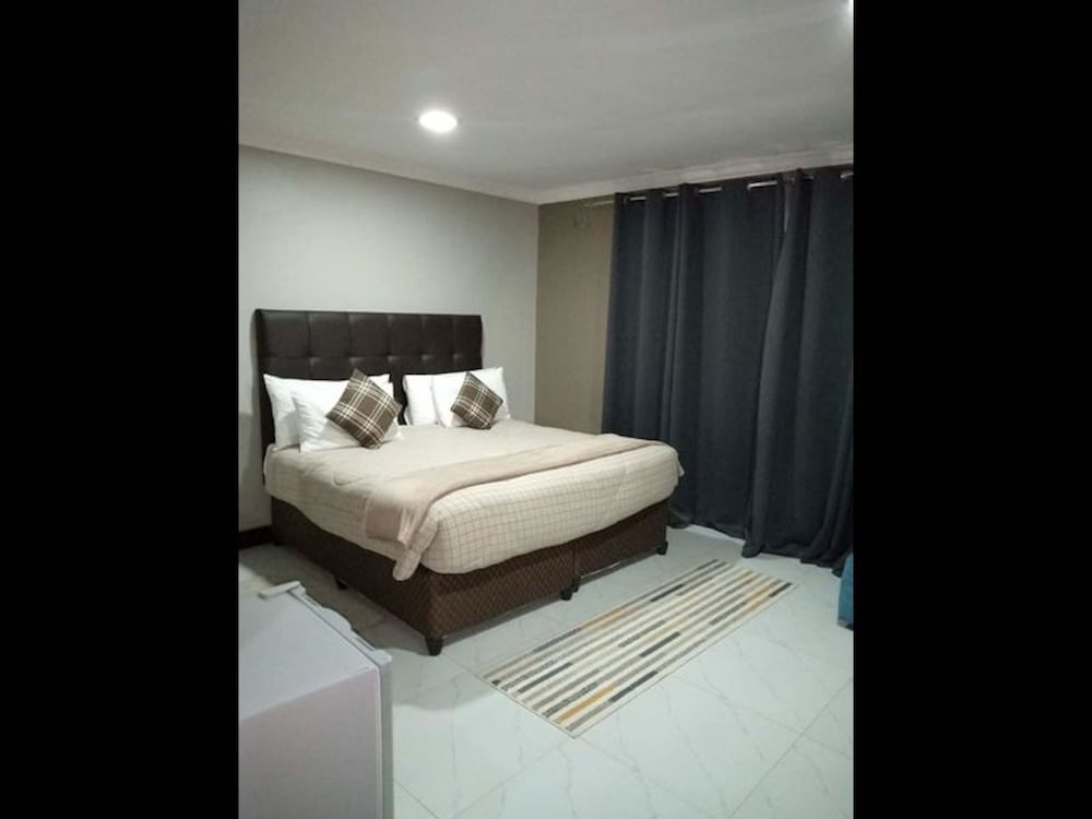 Exclusive 4 Bedrooms in Handsworth Along Kamloops Close University of Zambia view 3