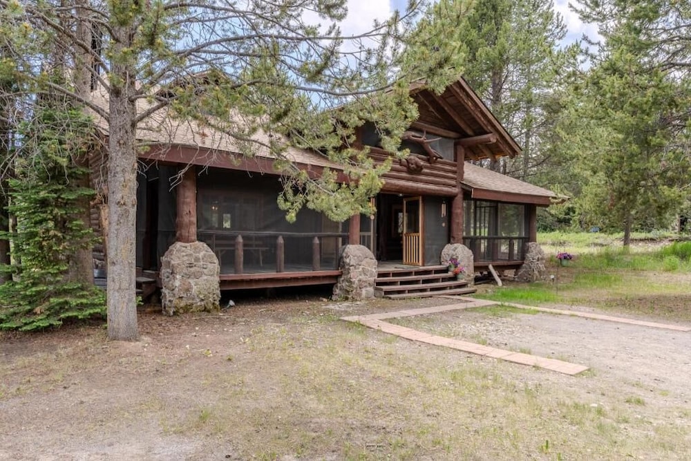 The Moose Bunkhouse