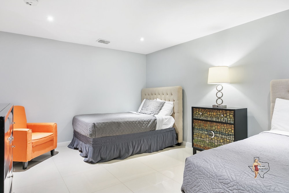 Bahia Mar Solare Resort Condos