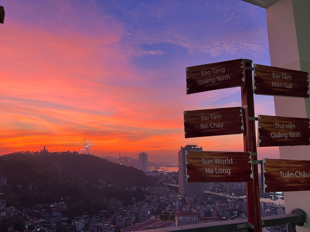 MonHomestay Ha Long-Amazing view balcony