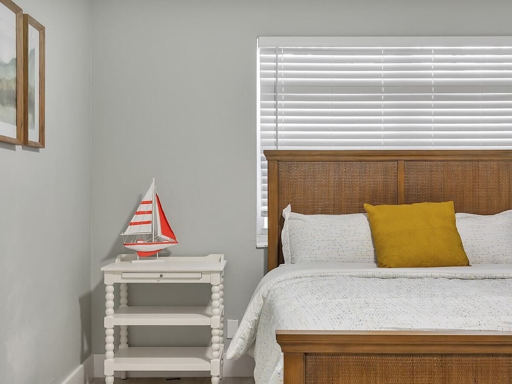Cozy 1BR Seaside, Steps to Hollywood Beach & More