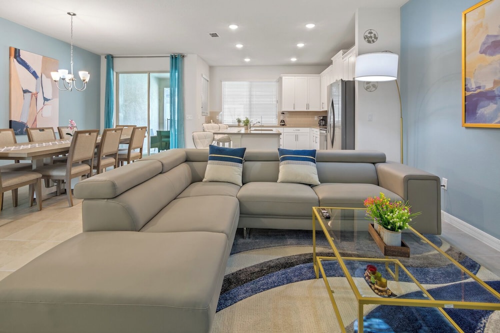 Orlando Adventure Awaits 4BR Townhouse
