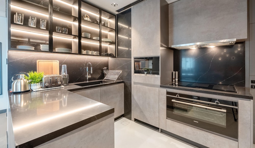 Modern 4BR M w Beach Access at Address JBR