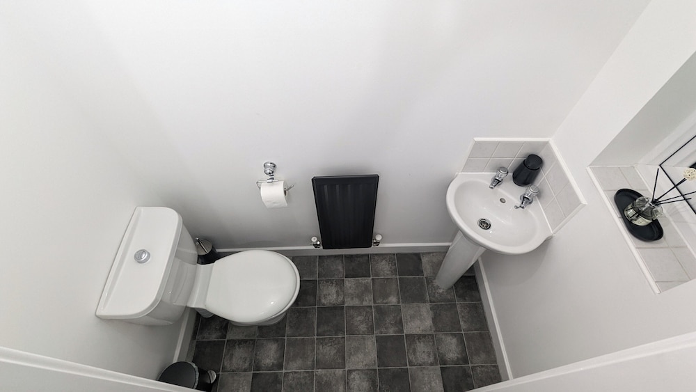 Leyland Road Retreat - 4 Bedroom House