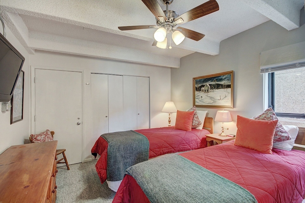 Spacious East Village Condo - Easy Walk to Super Bee - WH204 by RedAwning view 5