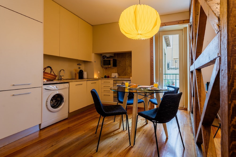 Bairro Alto Apartments by linc