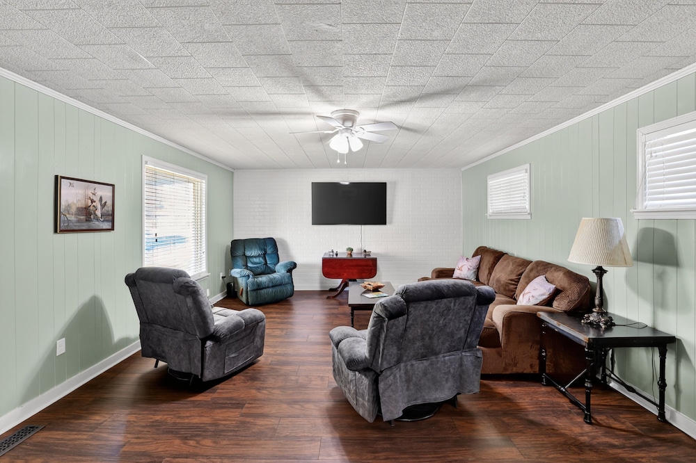 The Decoy Den Perfect For Hunters & Anglers 4 Bedroom Home