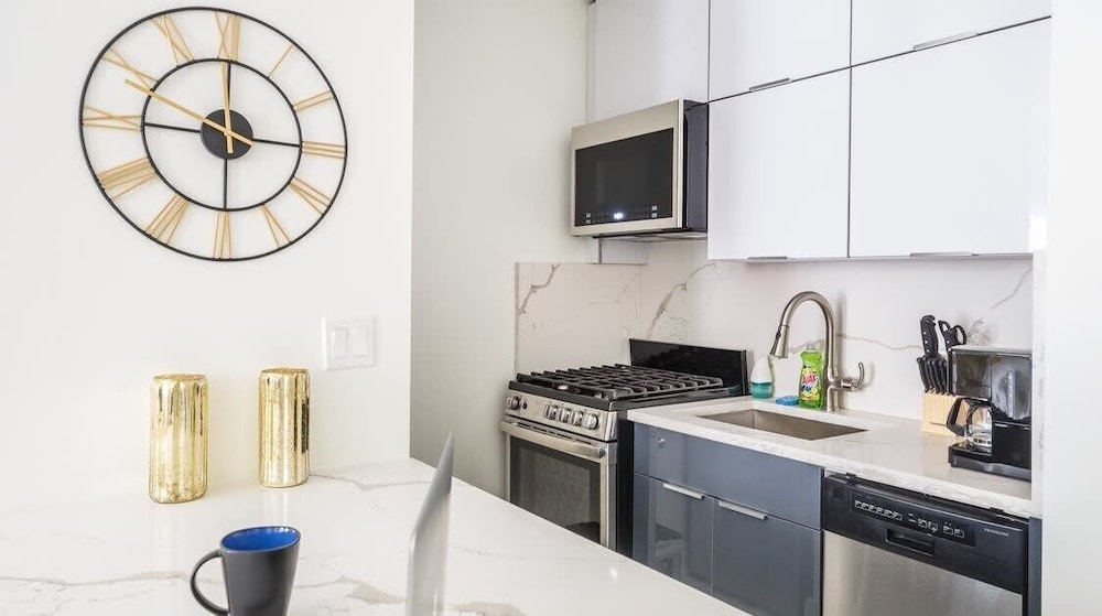 1597 New York Apt