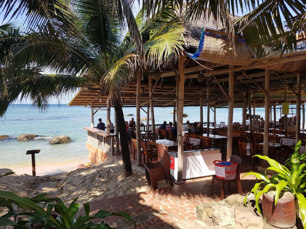 Free Beach Resort