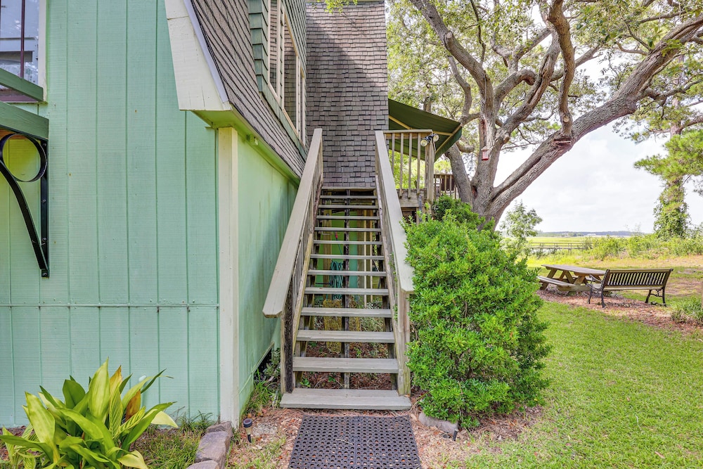 Amazing Views! One More Day Escape on Oak Island