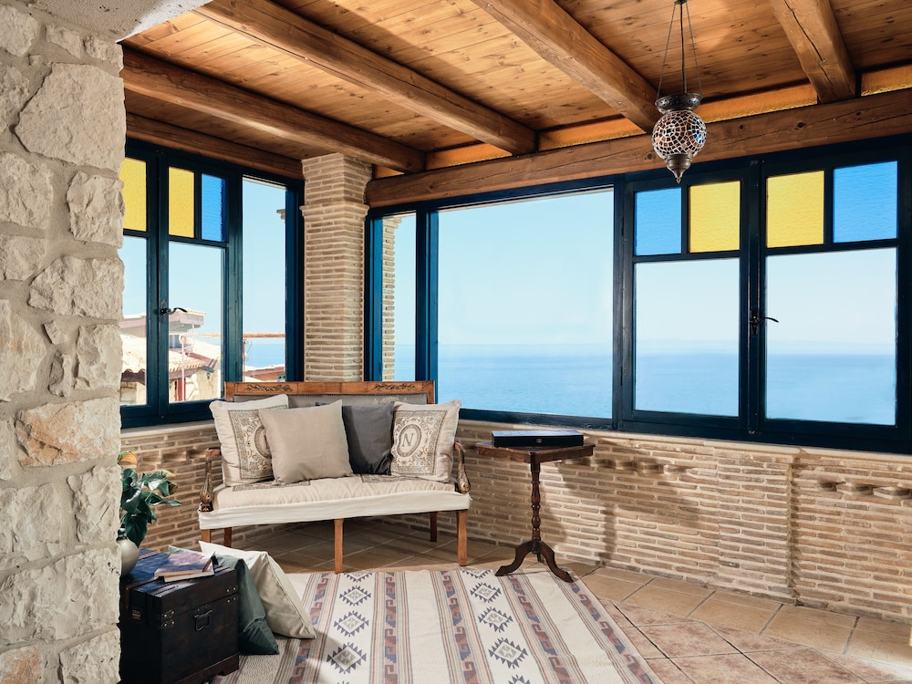 Diamond Suites
