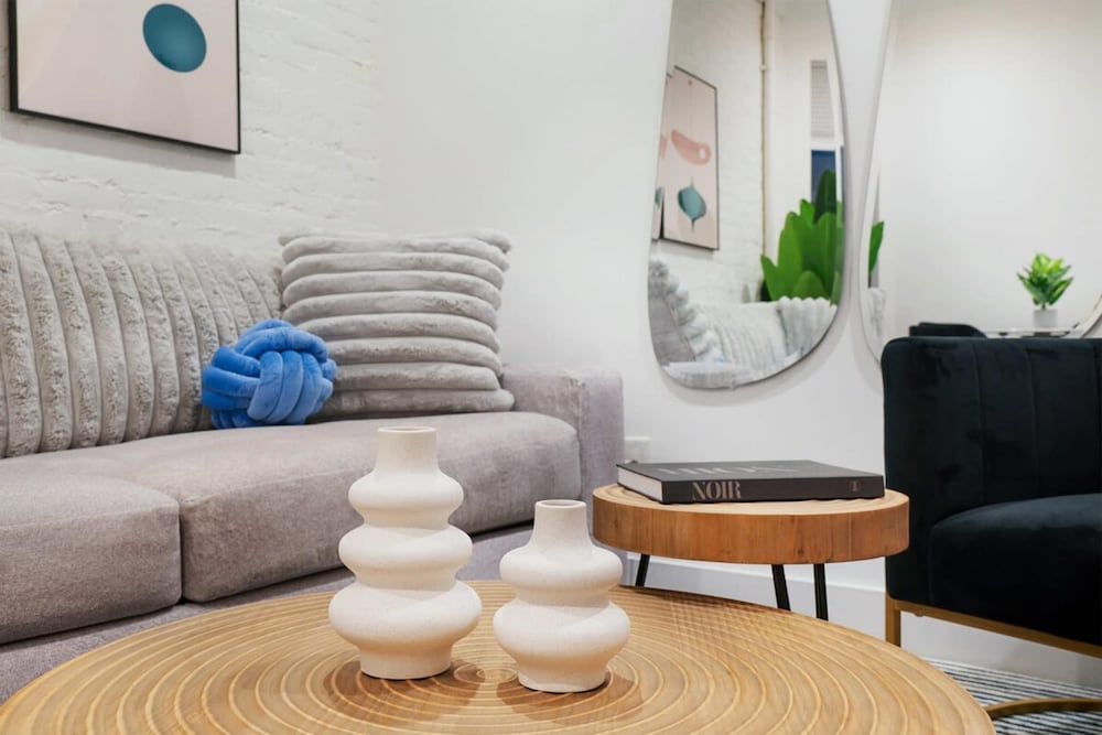 1290-7 New Renovated 2 Bedrooms in UES