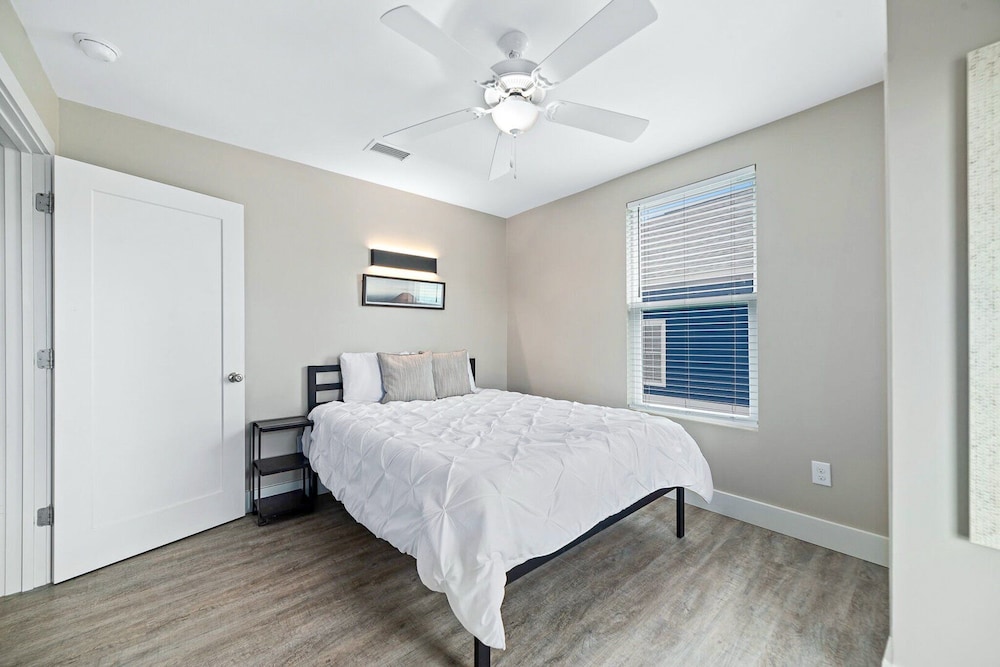 Pipedreams 333 8 Bedroom Home