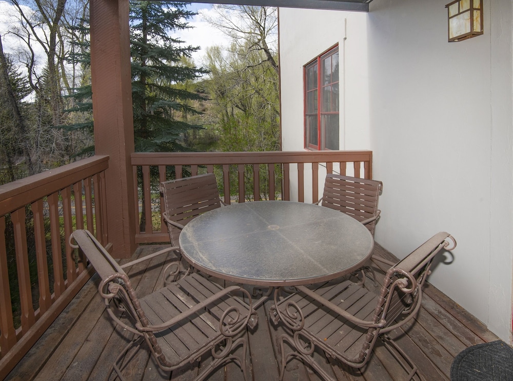 Brookside Townhome 103 3 Bedroom Townhouse