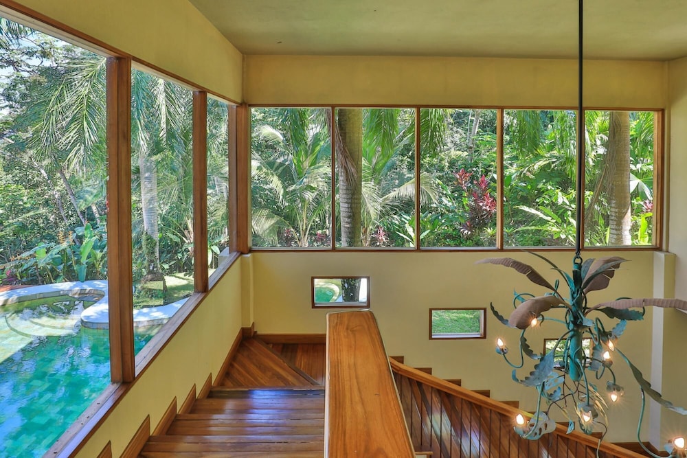 18 Sleep With Pool Private Villa
