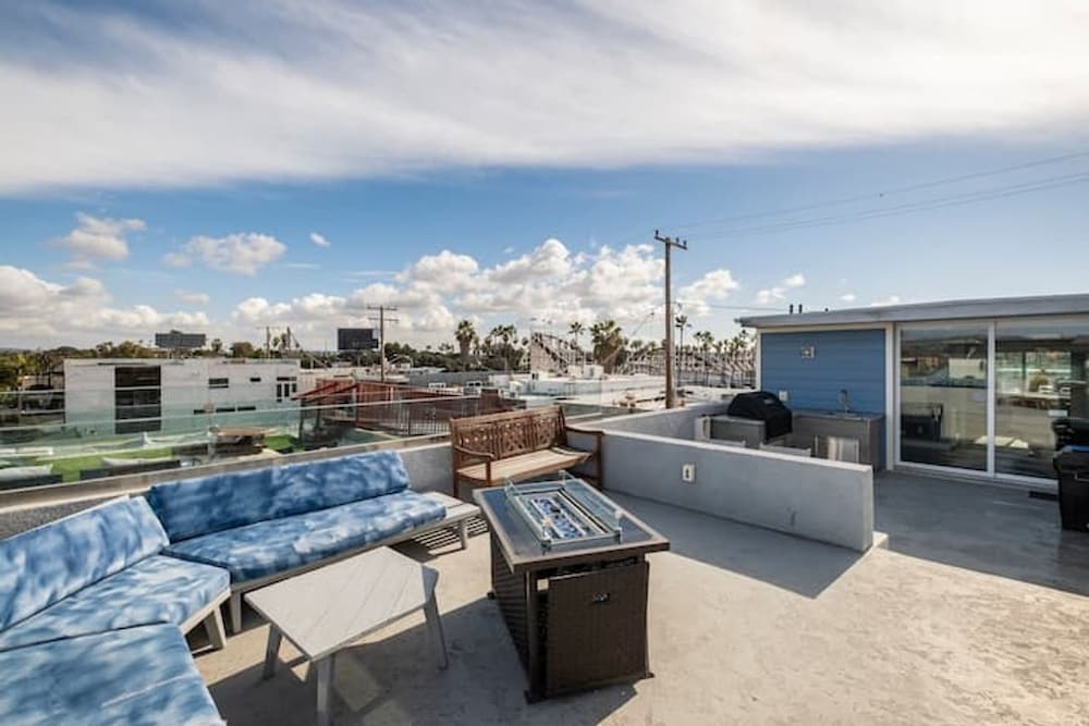 Rent Mission Beach 3Br Combo Top 2 Units