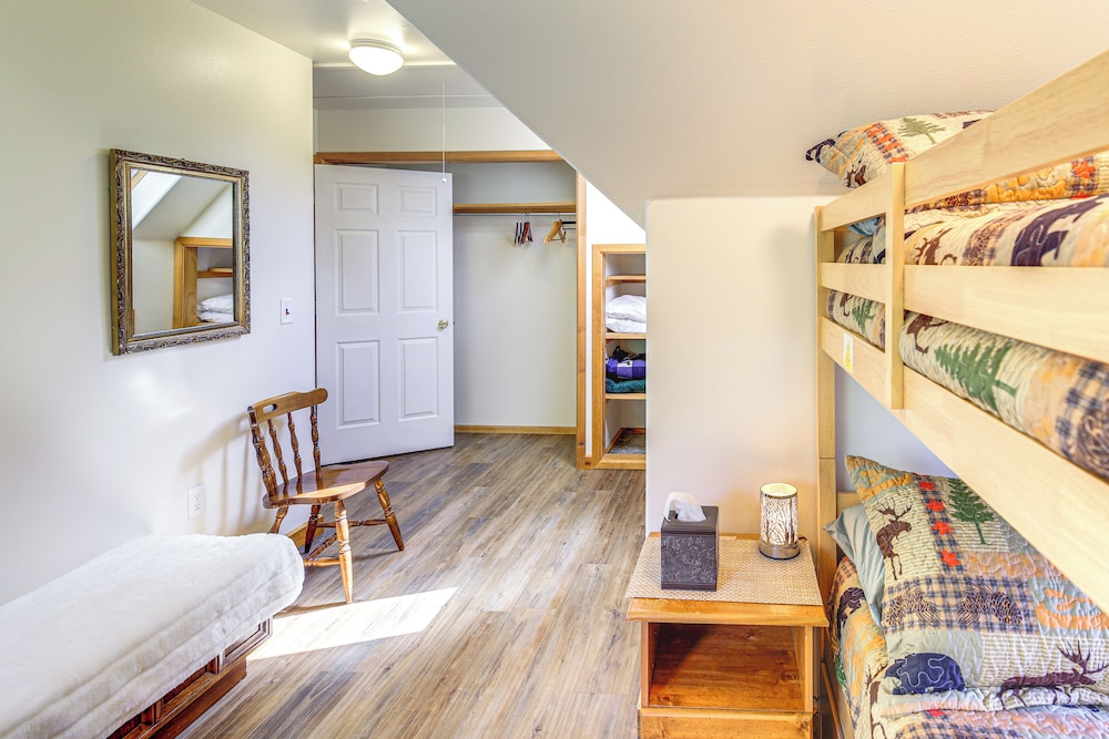 Private Hot Tub: 'enchanted Hideaway' in Lincoln!
