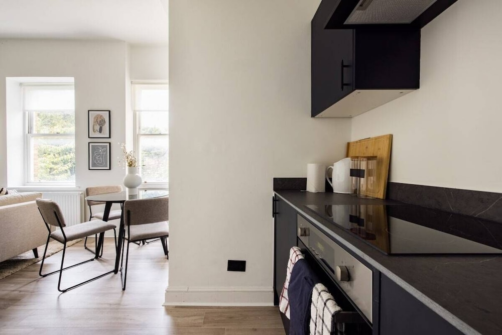 The Kensington And Chelsea Classic - Glamorous 2bdr Flat