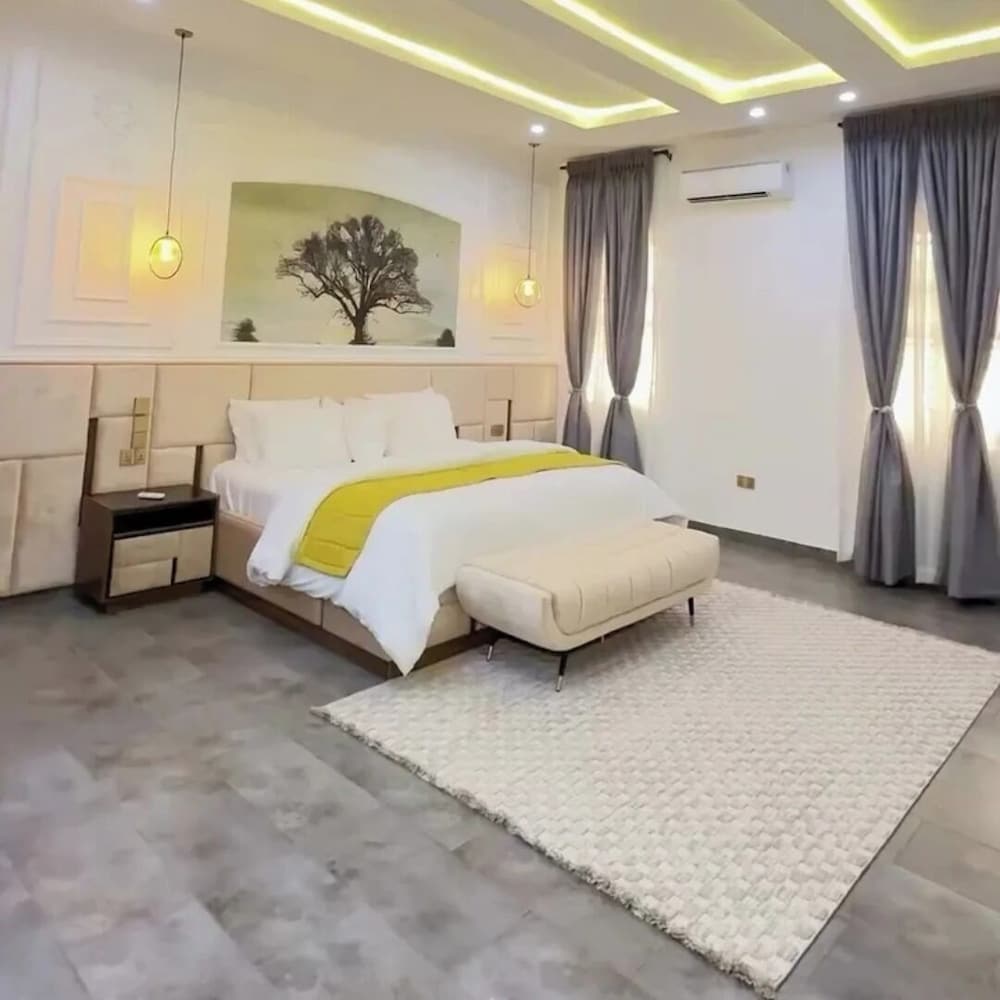 Calli's Court Apartment