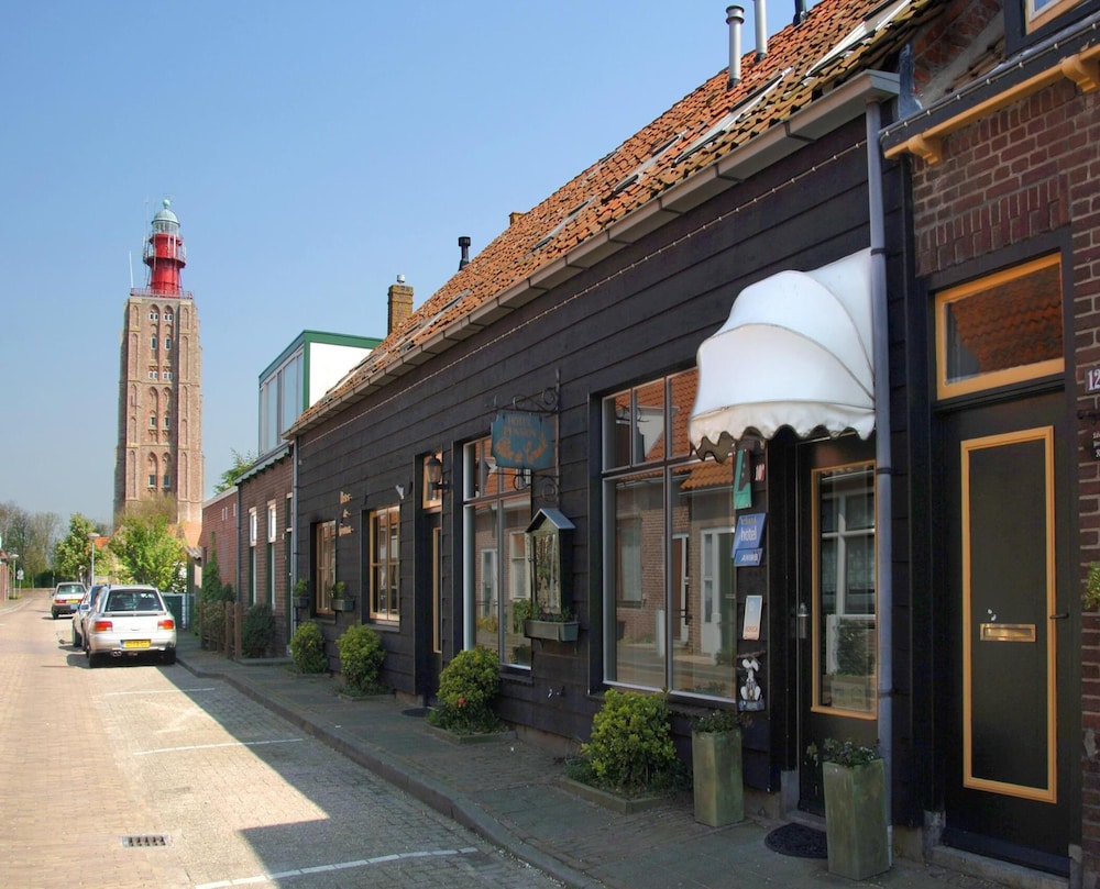 Pet-friendly Escape by the Sea