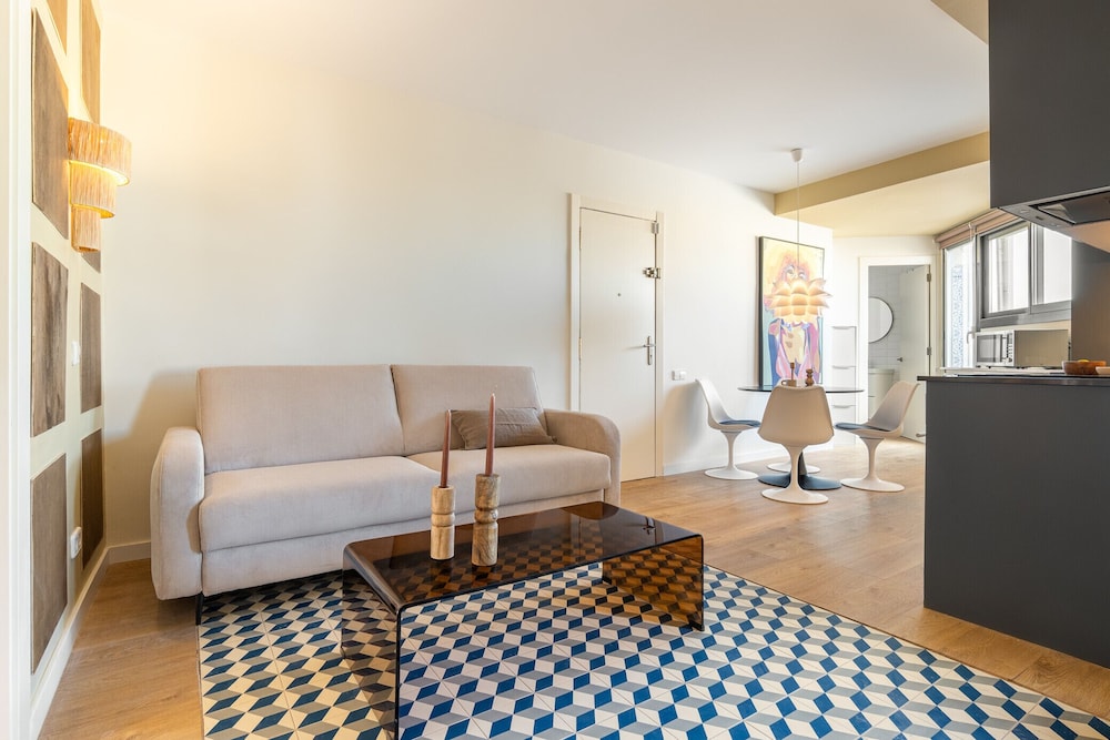 Sagrada Familia Apartment By Olala Homes