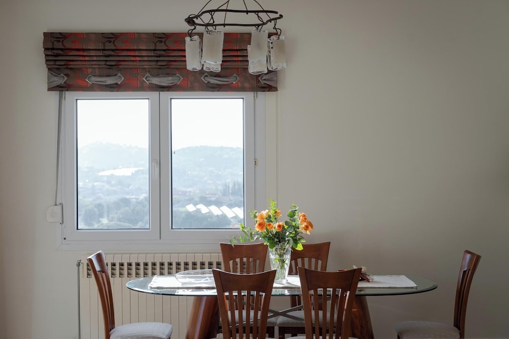 Ema's Guest House