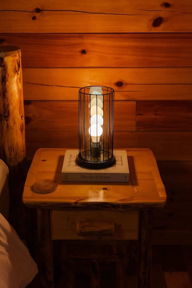Sleeps 16! Luxury Cabin With Game Room & Hot Tub