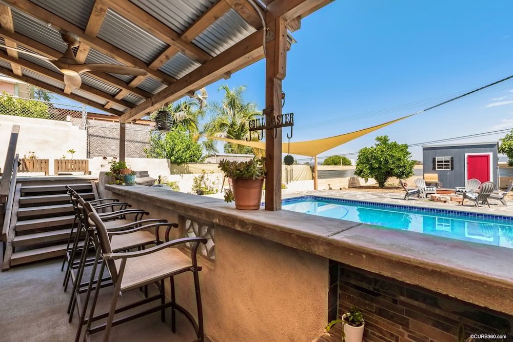 So Cal Charmer Oversized Heated Pool Hot Tub