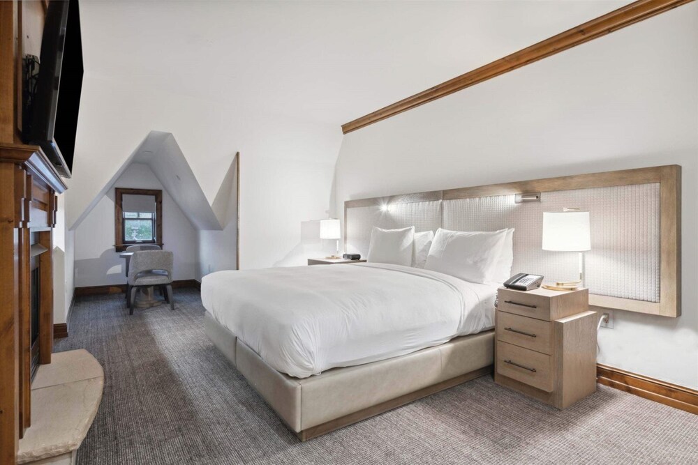 Luxury 3 Bedroom at The Aspen Mountain Residences in Downtown Aspen