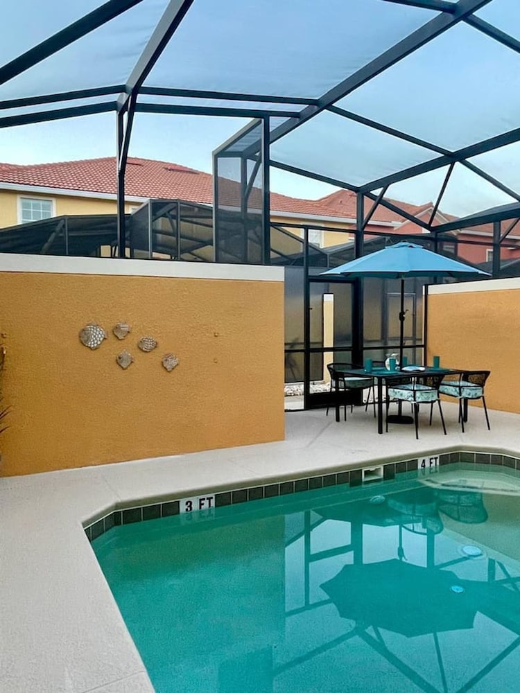 Amazing 4bdr House w Pool - PP