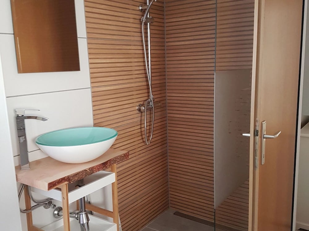 Apartment in Dorfzentrum Near Lake