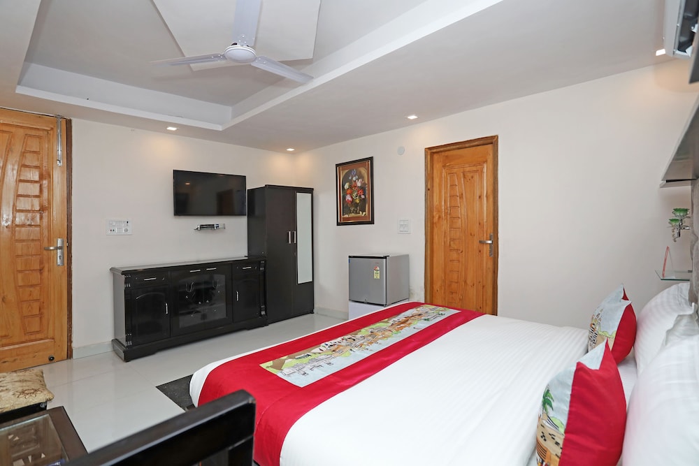 OYO 10558 Hotel Qlark