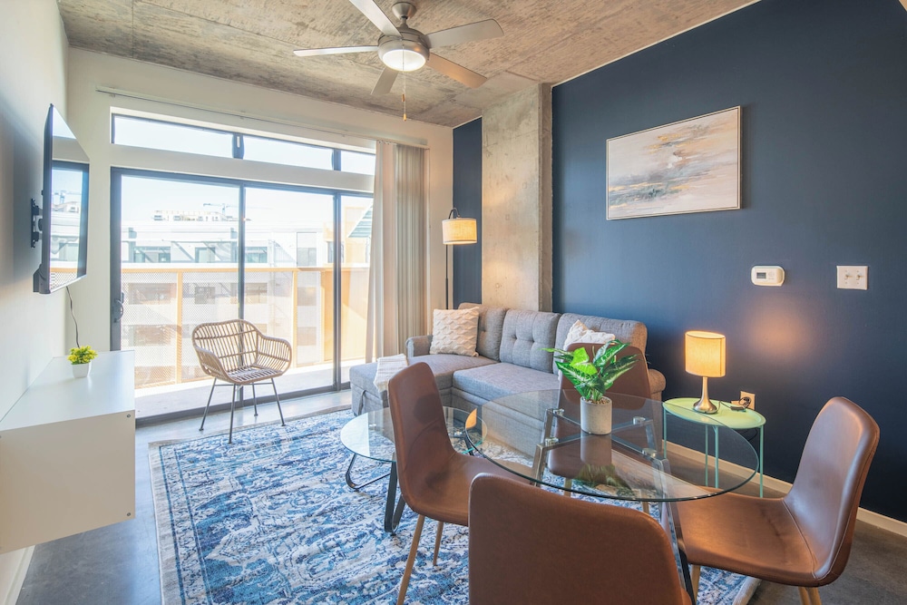 ROVE LIVING/KL - Roosevelt Point