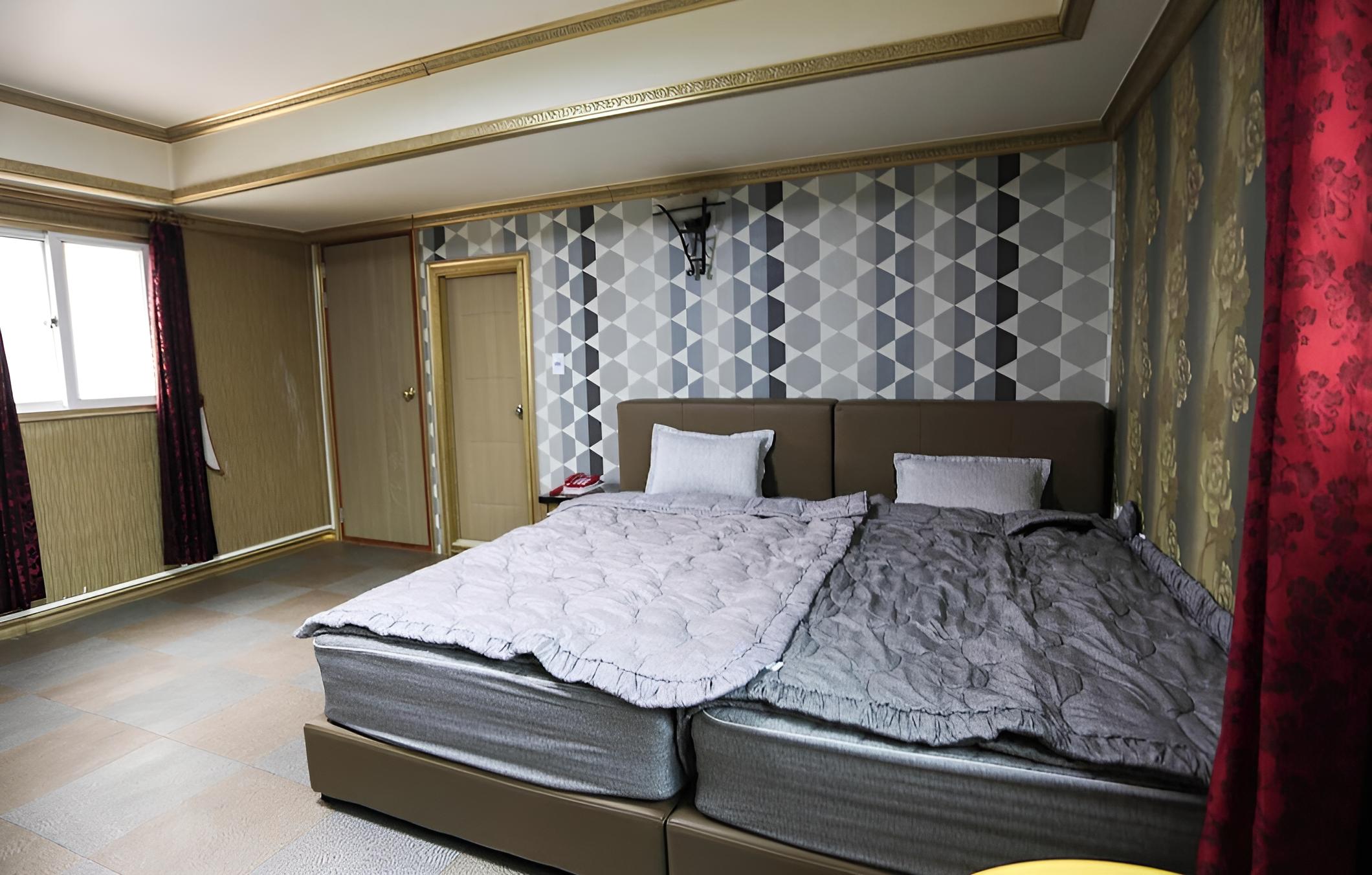 Donghae Daemyung Motel view 3