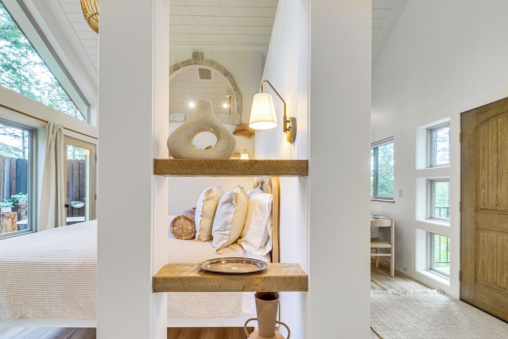 Dreamy Montana Cabin: Short Drive to Flathead Lake